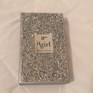 IT Girl Beauty Book